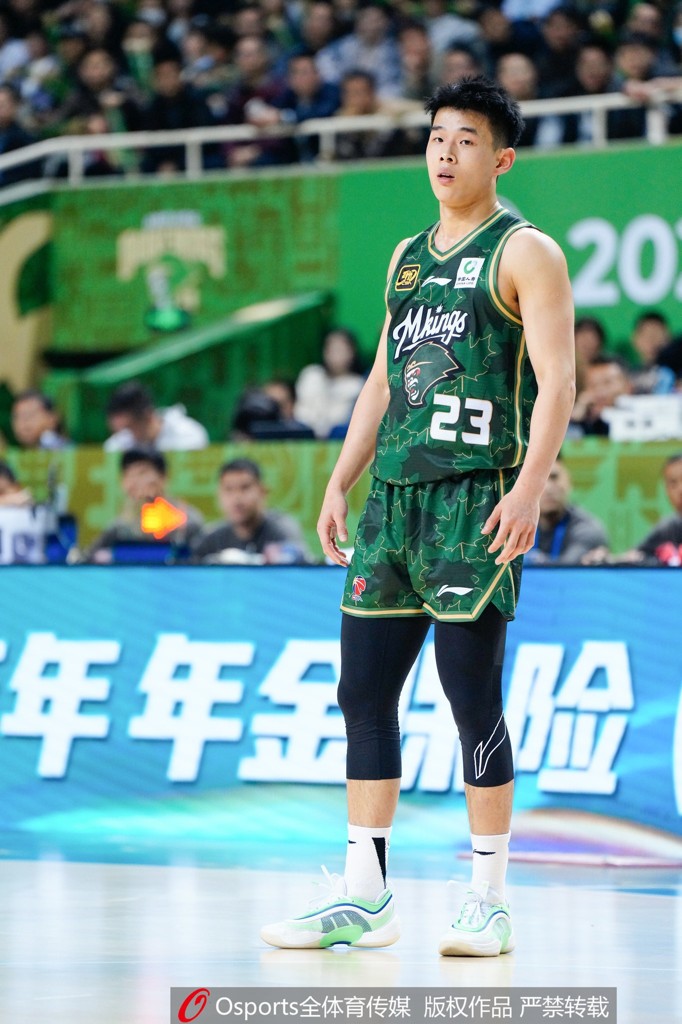 林葳：NCAA比CBA节奏更快 需要更快地推反击、退防 减少失误率